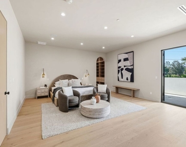 16643 Addison Street - Photo Thumbnail 10