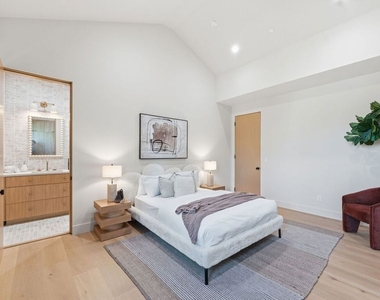 16643 Addison Street - Photo Thumbnail 17