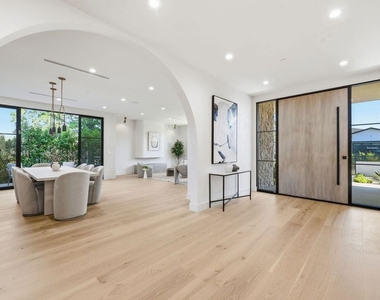 16643 Addison Street - Photo Thumbnail 1