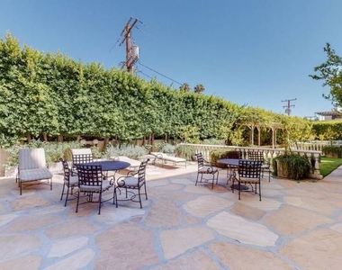 1424 N Crescent Heights Boulevard - Photo Thumbnail 29