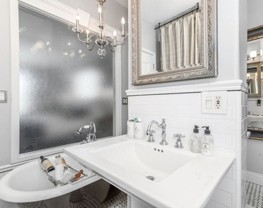 1424 N Crescent Heights Boulevard - Photo Thumbnail 17