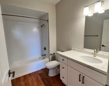 5553 W 6th Street - Photo Thumbnail 10