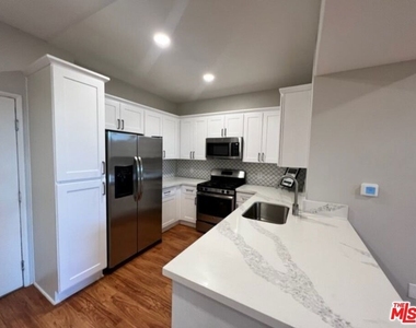 5553 W 6th Street - Photo Thumbnail 11