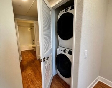 5553 W 6th Street - Photo Thumbnail 9