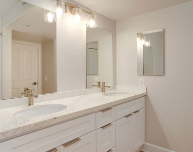 5553 W 6th Street - Photo Thumbnail 4