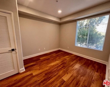 5553 W 6th Street - Photo Thumbnail 8