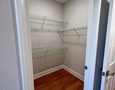 5553 W 6th Street - Photo Thumbnail 7