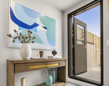 7428 Santa Monica Boulevard - Photo Thumbnail 15