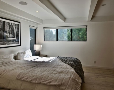 8297 Presson Place - Photo Thumbnail 9