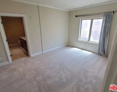 1135 S Shenandoah Street - Photo Thumbnail 7