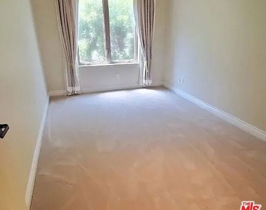 1135 S Shenandoah Street - Photo Thumbnail 16