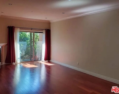 1135 S Shenandoah Street - Photo Thumbnail 5