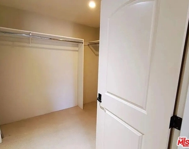 1135 S Shenandoah Street - Photo Thumbnail 14