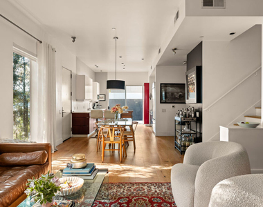 1200 N Sweetzer Avenue - Photo Thumbnail 3
