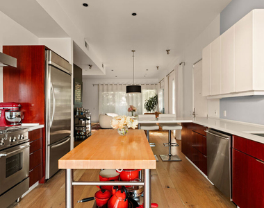 1200 N Sweetzer Avenue - Photo Thumbnail 6