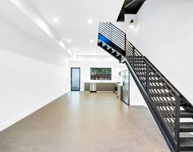1123 N Formosa Avenue - Photo Thumbnail 5