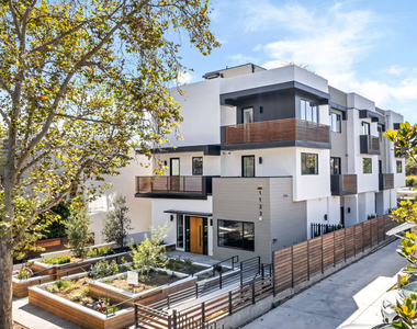 1123 N Formosa Avenue - Photo Thumbnail 31
