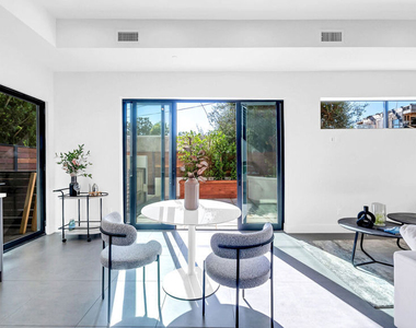 1123 N Formosa Avenue - Photo Thumbnail 2