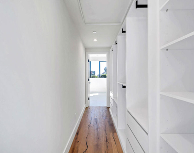 1123 N Formosa Avenue - Photo Thumbnail 23