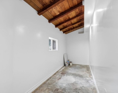 503 N Greencraig Road - Photo Thumbnail 45