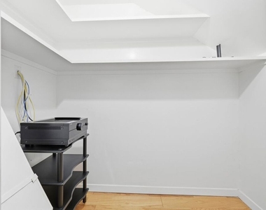 503 N Greencraig Road - Photo Thumbnail 36