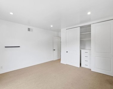 503 N Greencraig Road - Photo Thumbnail 16