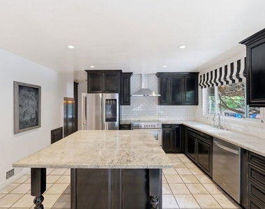 503 N Greencraig Road - Photo Thumbnail 8