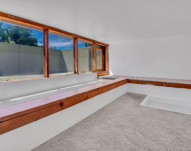 6456 Surfside Way - Photo Thumbnail 11
