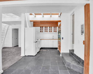 6456 Surfside Way - Photo Thumbnail 5