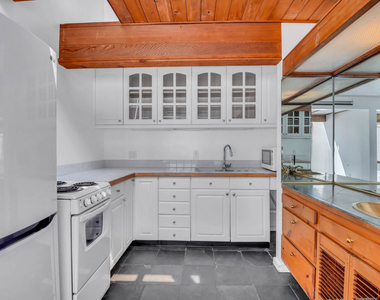 6456 Surfside Way - Photo Thumbnail 4