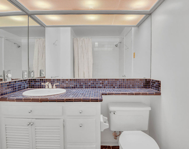 6456 Surfside Way - Photo Thumbnail 10