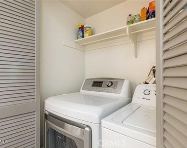 21040 Parthenia Street - Photo Thumbnail 15