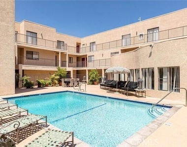 21040 Parthenia Street - Photo Thumbnail 19
