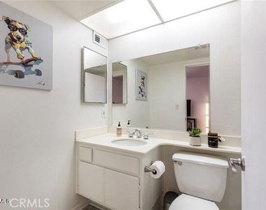 21040 Parthenia Street - Photo Thumbnail 18