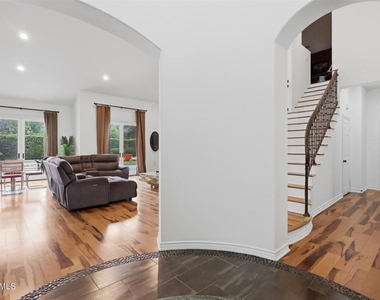 9651 Sagebrush Avenue - Photo Thumbnail 12