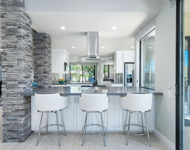 49 Columbia Drive - Photo Thumbnail 9