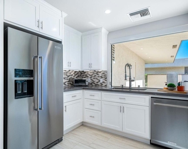 49 Columbia Drive - Photo Thumbnail 15