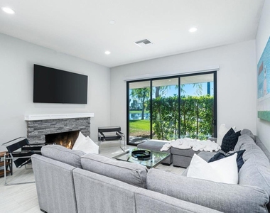 49 Columbia Drive - Photo Thumbnail 12
