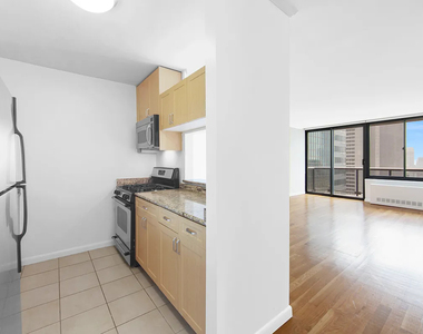 West 48th Street - Photo Thumbnail 7