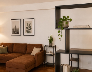 135 E 54th St - Photo Thumbnail 1
