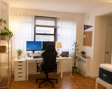 135 E 54th St - Photo Thumbnail 8
