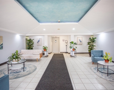 855 E Broadway - Photo Thumbnail 3