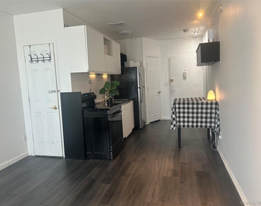 855 E Broadway - Photo Thumbnail 12