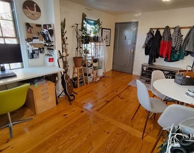 1009 Brown Street - Photo Thumbnail 1