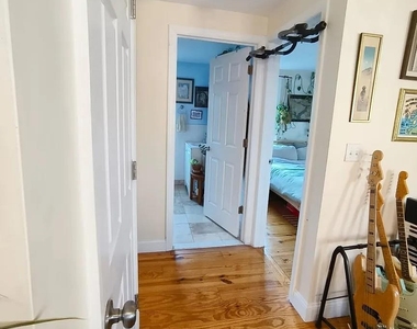 1009 Brown Street - Photo Thumbnail 3