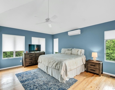 35 Bay Avenue W - Photo Thumbnail 22