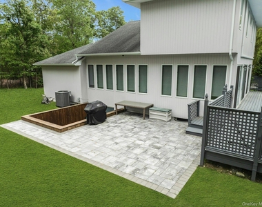 35 Bay Avenue W - Photo Thumbnail 42