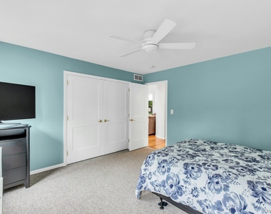 35 Bay Avenue W - Photo Thumbnail 16
