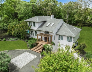 35 Bay Avenue W - Photo Thumbnail 1