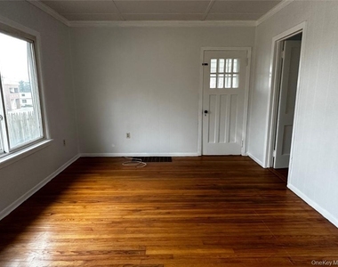 27 Howard Road - Photo Thumbnail 3